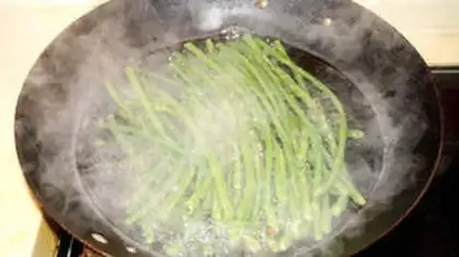 Make Garlic sauce with beans step 7