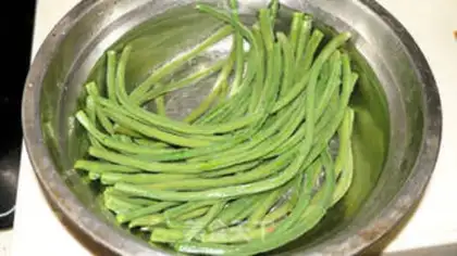 Make Garlic sauce with beans step 8