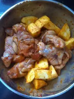 Make Spicy fruit roasting wings step 2