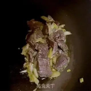 Make Onions of tomato beef step 4
