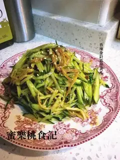Make Spicy golden mushroom cucumber step 2