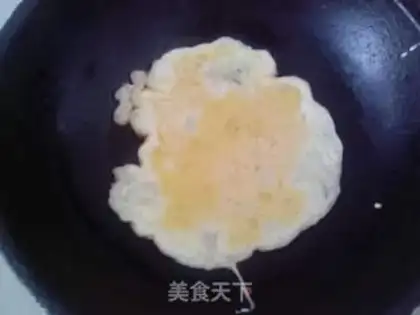 Make Tomato fried eggs step 2
