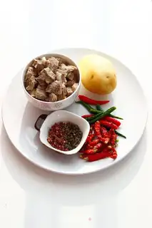 Make Spicy potatoes and oxen step 2
