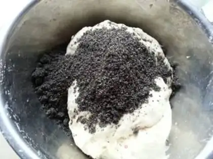 Make Black sesame rolls step 1