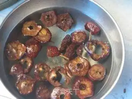 Make Sour plum soup step 1