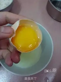 Make Eggs and potatoes and rice step 1