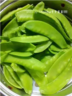 Make Garlic Dutch beans step 0