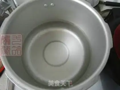 Make Water boiled corn step 1