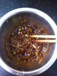 Make Spicy onion rolls step 5