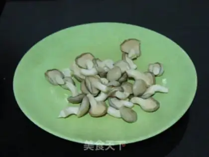 Make Mushrooms, tofu soup step 1