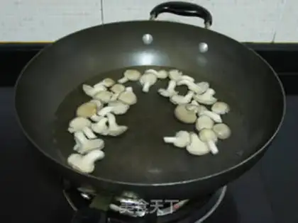 Make Mushrooms, tofu soup step 3