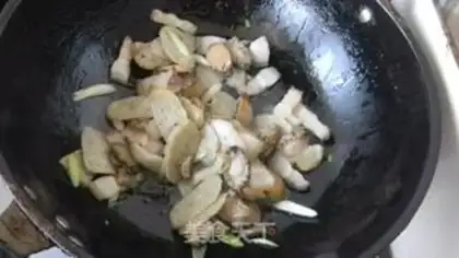 Make Abalone fried fish rolls step 4