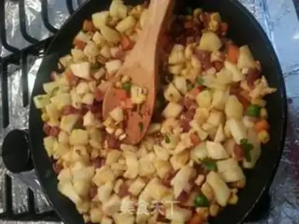 Make Pineapple rice step 3