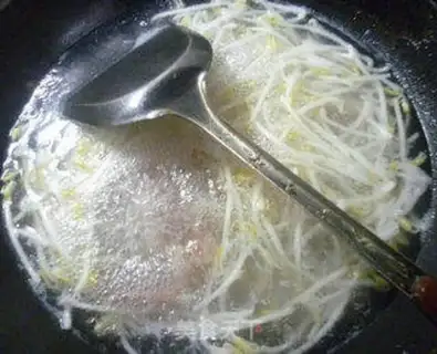 Make Salted green bean sprouts step 3