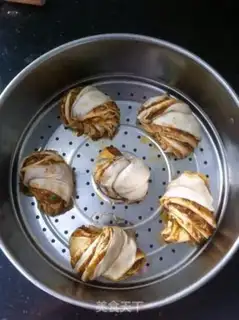 Make Spicy onion rolls step 18