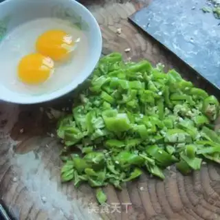 Make Pyramid eggs step 1