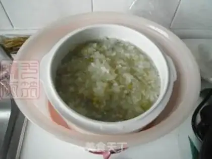 Make Silver ear green bean congee step 6