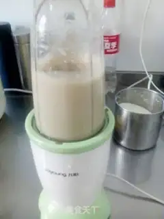 Make Homemade watermelon shakes step 1