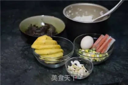 Make Seafood pineapple step 0