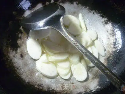 Make Squeeze the white fried eggs step 5