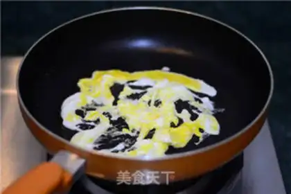 Make Seafood pineapple step 3