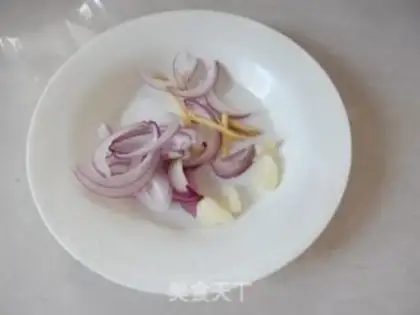 Make cucumber fried eggs step 4