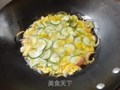 Make cucumber fried eggs step 6