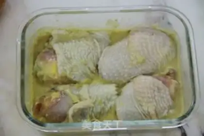 Make Thai roast chicken leg step 0