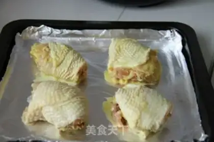 Make Thai roast chicken leg step 1