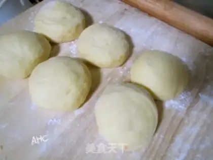 Make caterpillar butter bread step 3