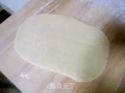 Make caterpillar butter bread step 4