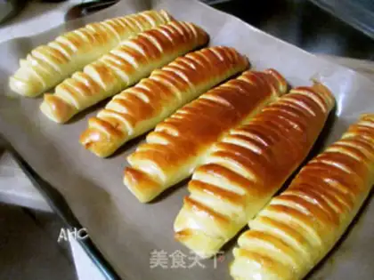 Make caterpillar butter bread step 10
