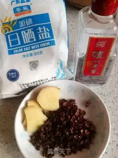 Make Picking salted eggs step 1