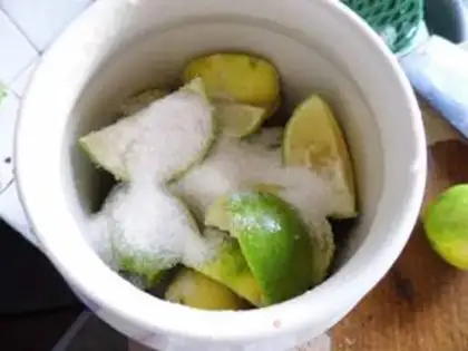 Make Lemon iced tea step 2