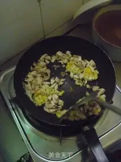 Make Curry egg mushroom fried rice step 4