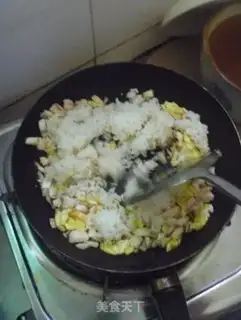 Make Curry egg mushroom fried rice step 5