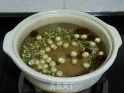 Make Green Bean Lotus soup step 5