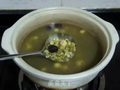 Make Green Bean Lotus soup step 8