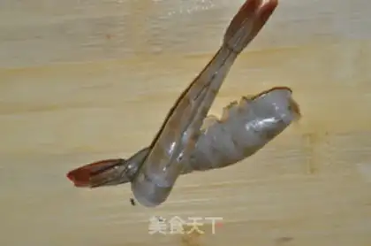 Make Shrimp with garlic fans step 1