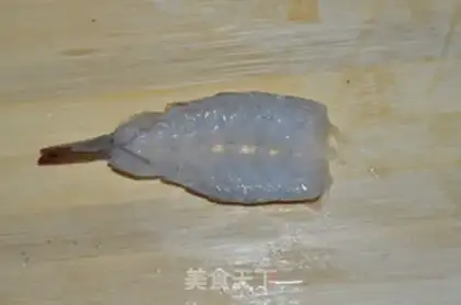 Make Shrimp with garlic fans step 2