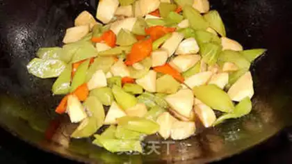 Make Pelican apricot step 8