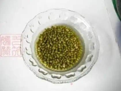 Make Silver ear green bean congee step 1