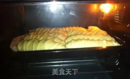 Make Ham caterpillar bread step 7