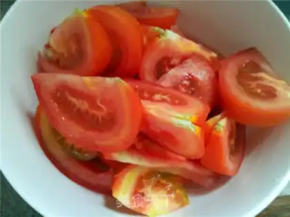 Make Tomato fried eggs step 0