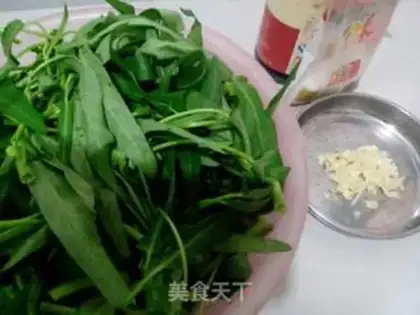 Make Garlic cabbage step 0