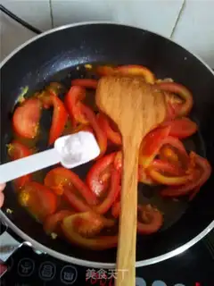 Make Tomato fried eggs step 4