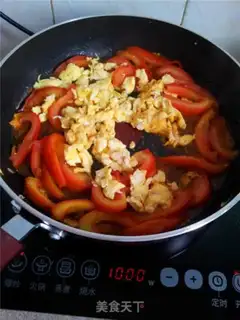 Make Tomato fried eggs step 6