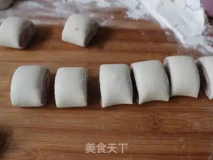 Make Potato-coloured buns step 5