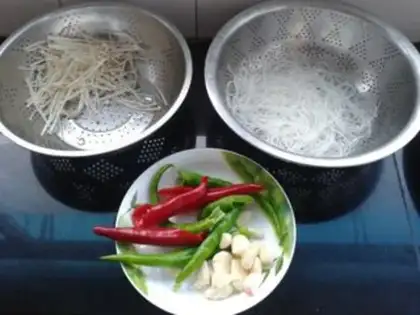 Make Garlic fans step 0