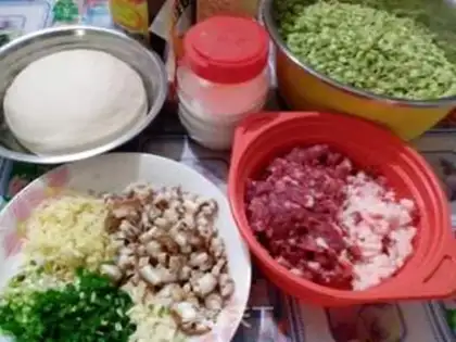 Make The soy sauce and the bean-water bun step 0